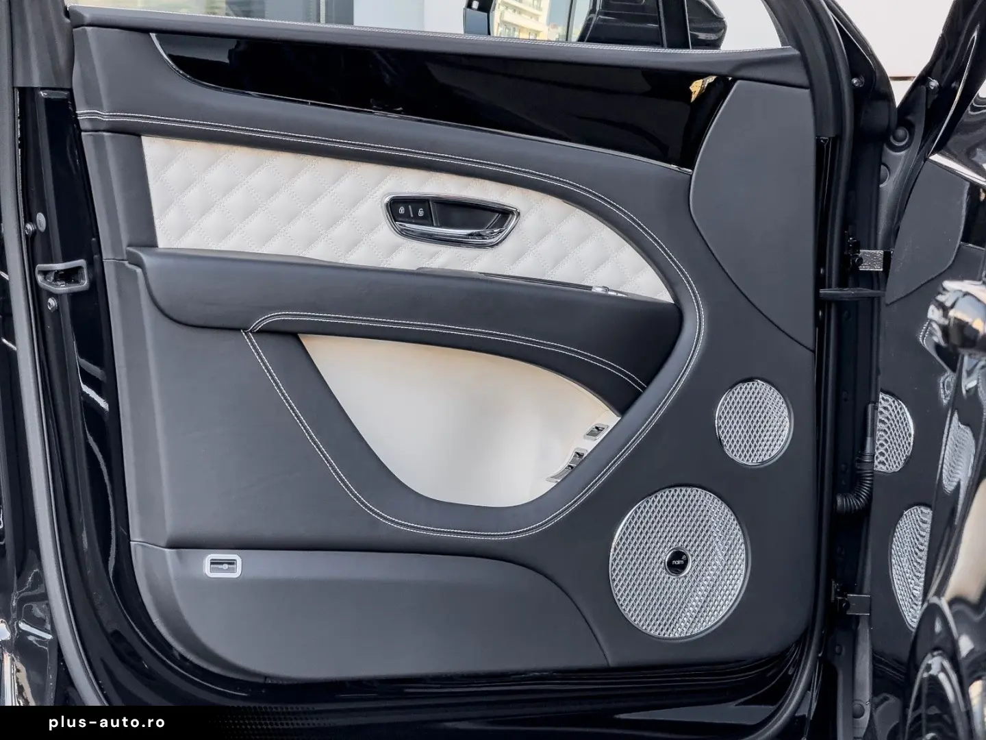 BENTLEY Bentayga Hybrid