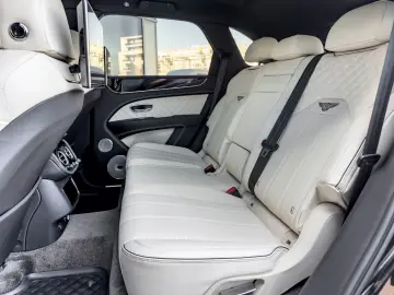BENTLEY Bentayga Hybrid
