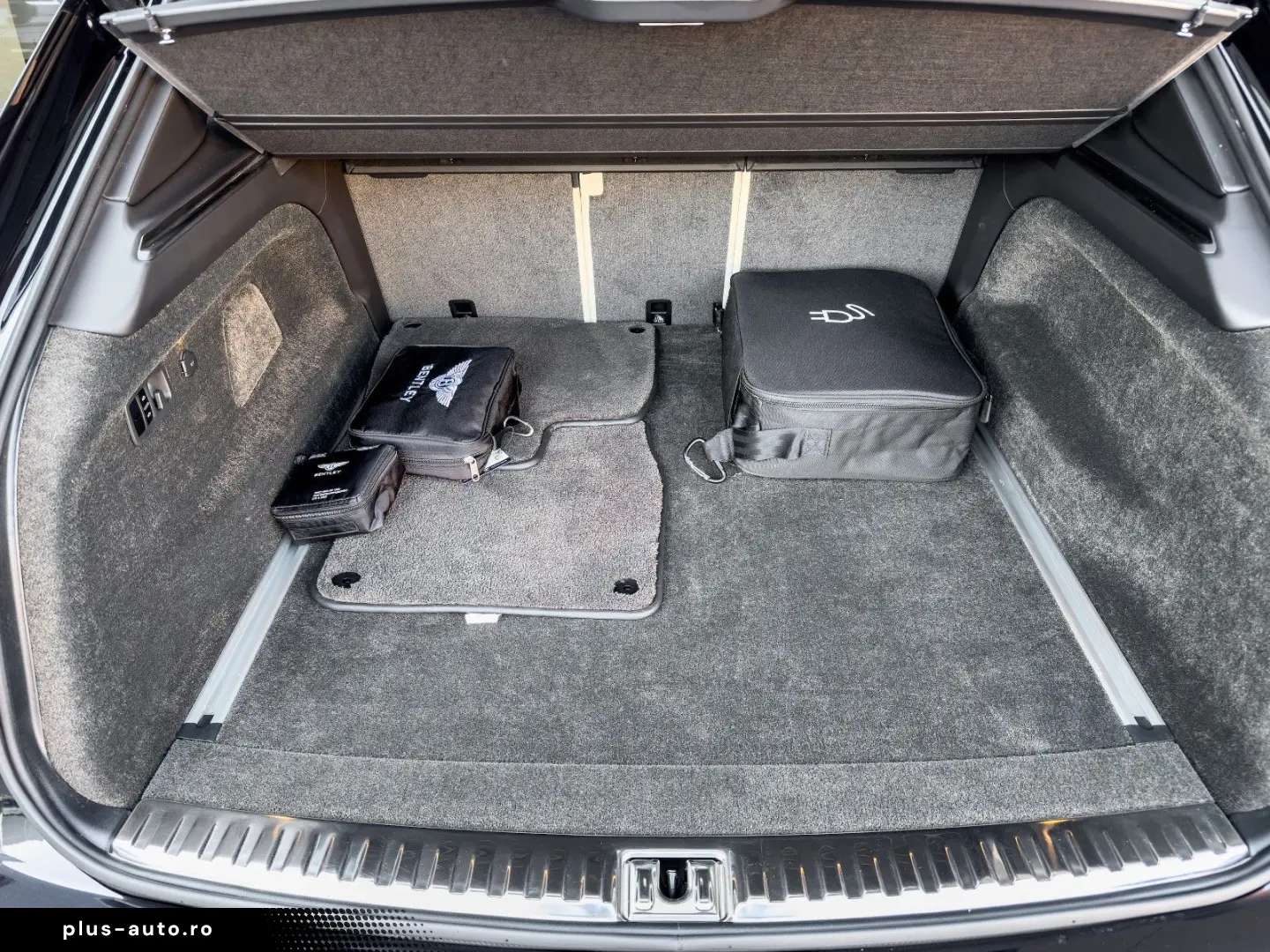 BENTLEY Bentayga Hybrid