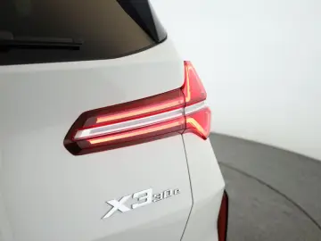 BMW X3 30e xDrive M Sport Matrix Pano HUD HK 360 20