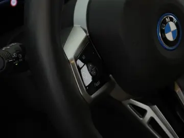 BMW X3 30e xDrive M Sport Matrix Pano HUD HK 360 20