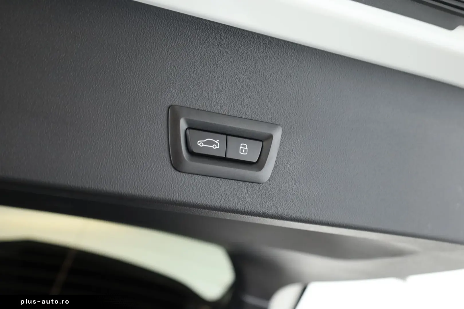 BMW X3 30e xDrive M Sport Matrix Pano HUD HK 360 20