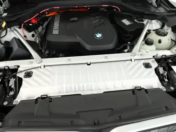 BMW X3 30e xDrive M Sport Matrix Pano HUD HK 360 20