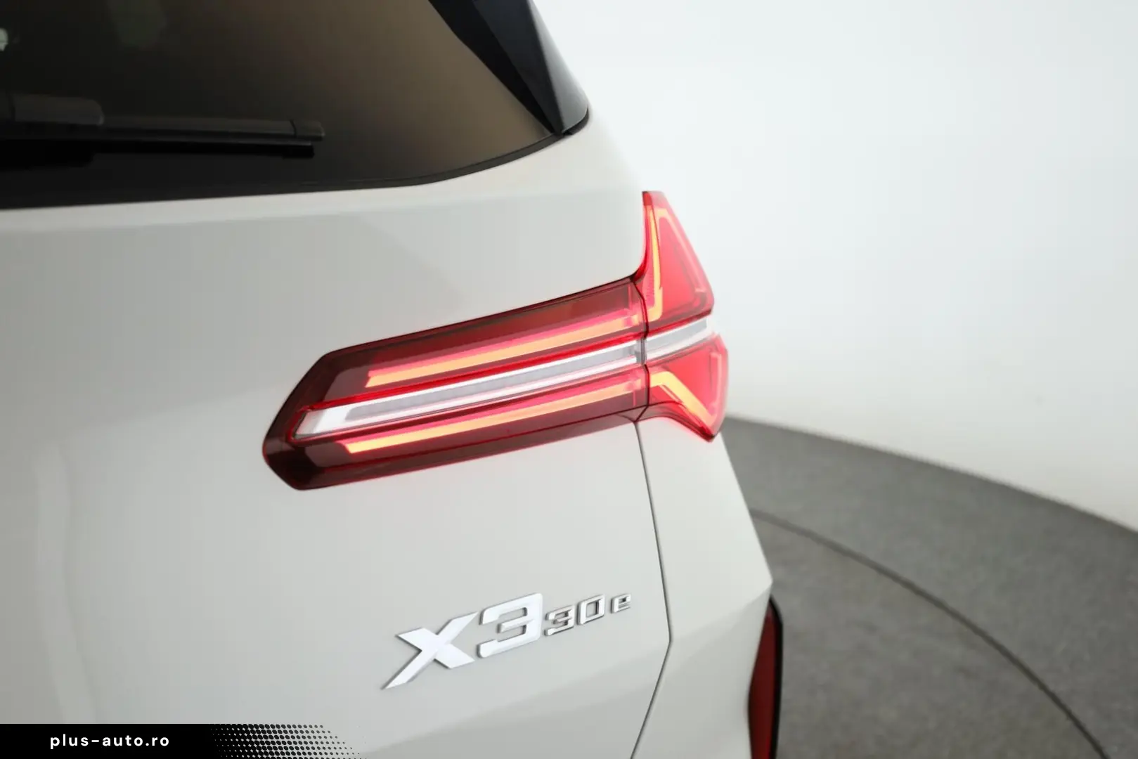 BMW X3 30e xDrive M Sport Matrix Pano HUD HK 360 20