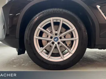 BMW X3 xDrive 30e LCProf HUD ACC PA  LM18  Pano