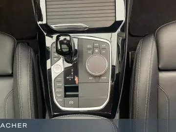 BMW X3 xDrive 30e LCProf HUD ACC PA  LM18  Pano