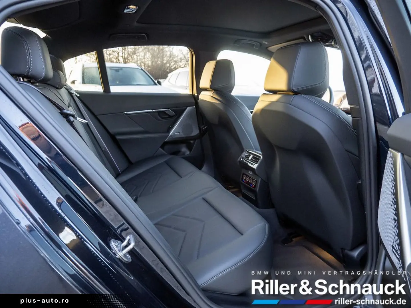 BMW 520d xDrive M-Sport PANO NAVI AHK ACC HUD 360