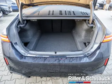 BMW 520d xDrive M-Sport PANO NAVI AHK ACC HUD 360