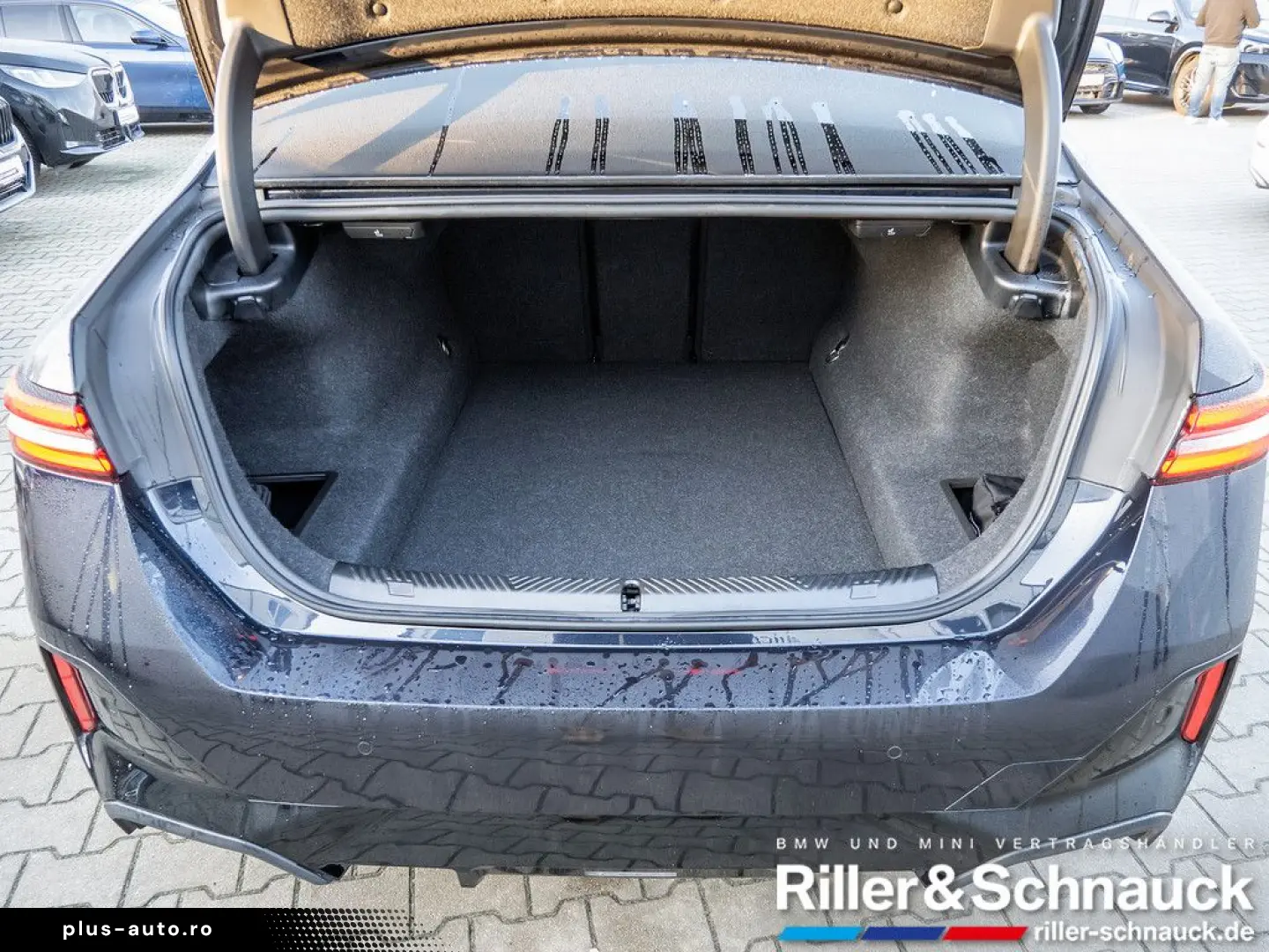 BMW 520d xDrive M-Sport PANO NAVI AHK ACC HUD 360