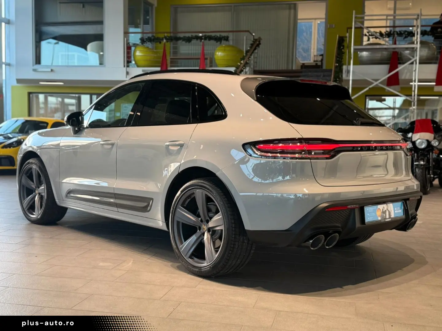 PORSCHE Macan T Alcantara 360