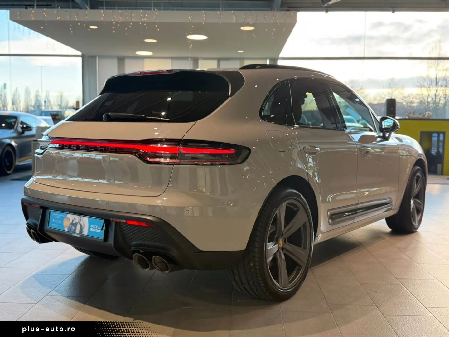 PORSCHE Macan T Alcantara 360