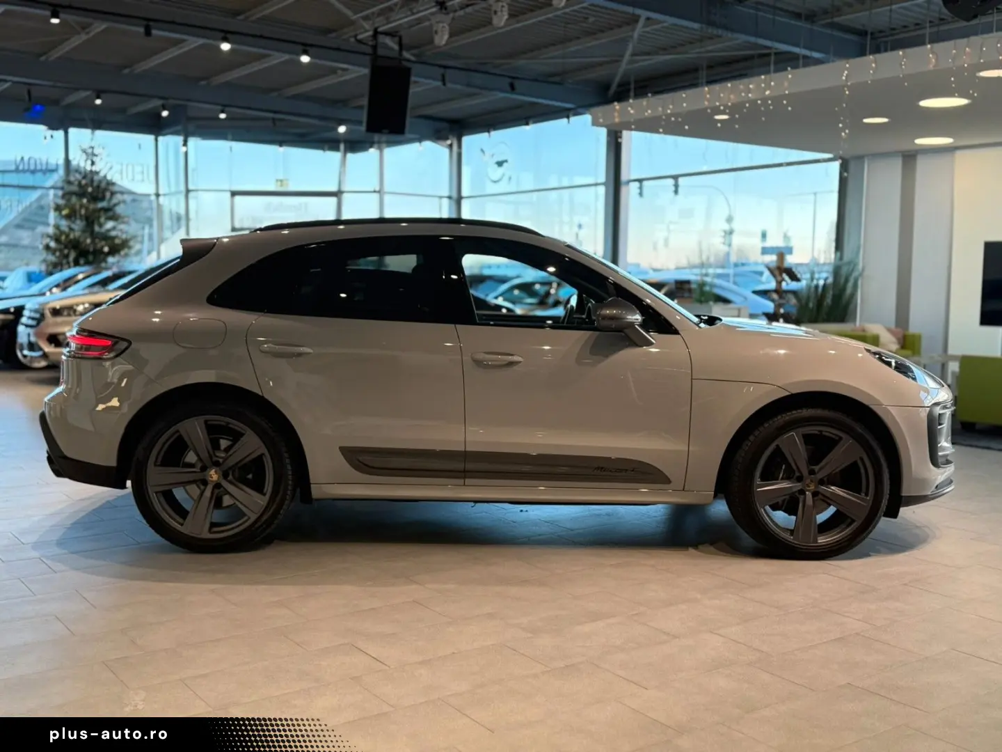 PORSCHE Macan T Alcantara 360