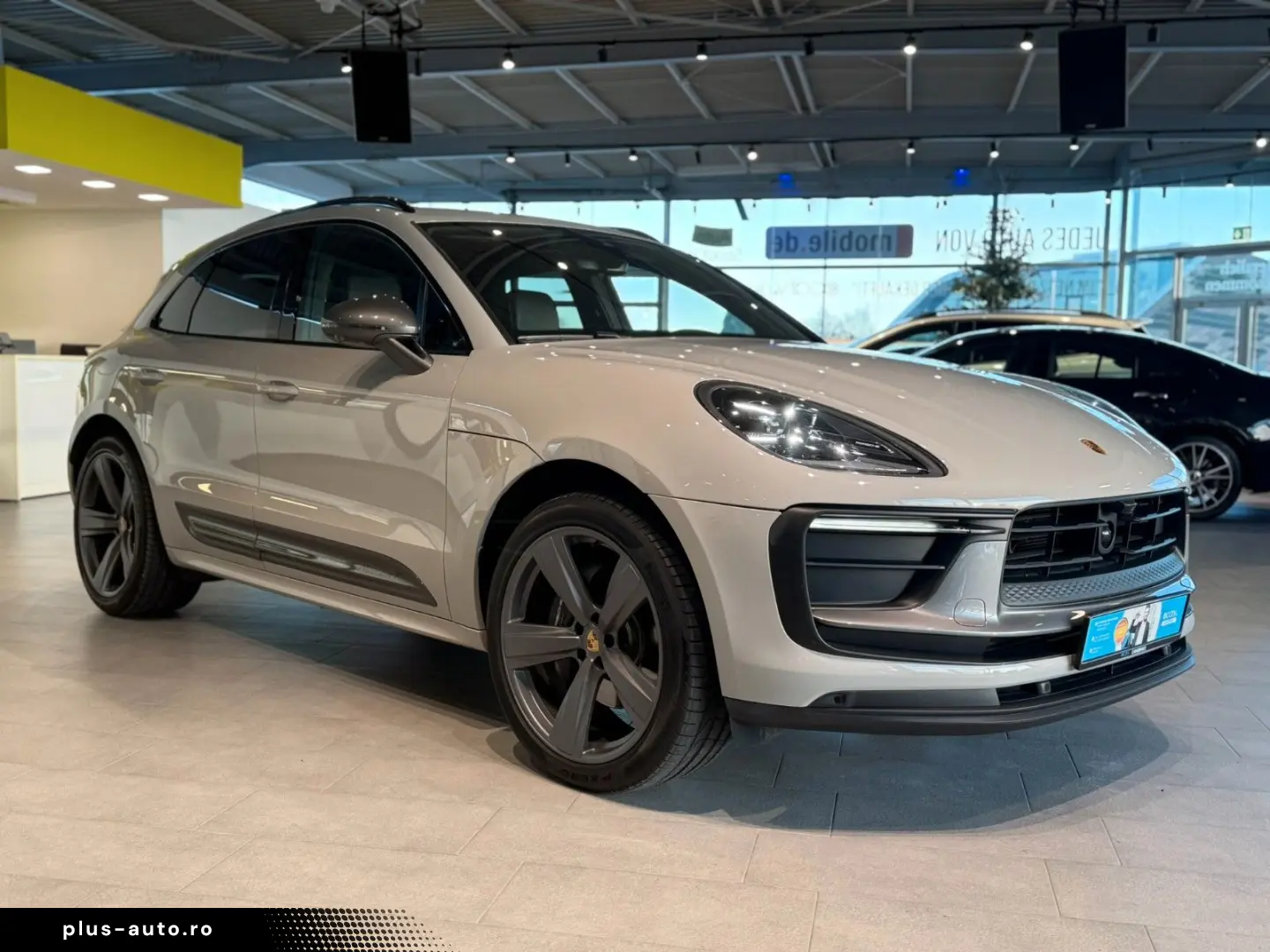 PORSCHE Macan T Alcantara 360