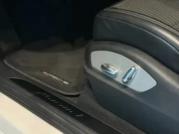 PORSCHE Macan T Alcantara 360