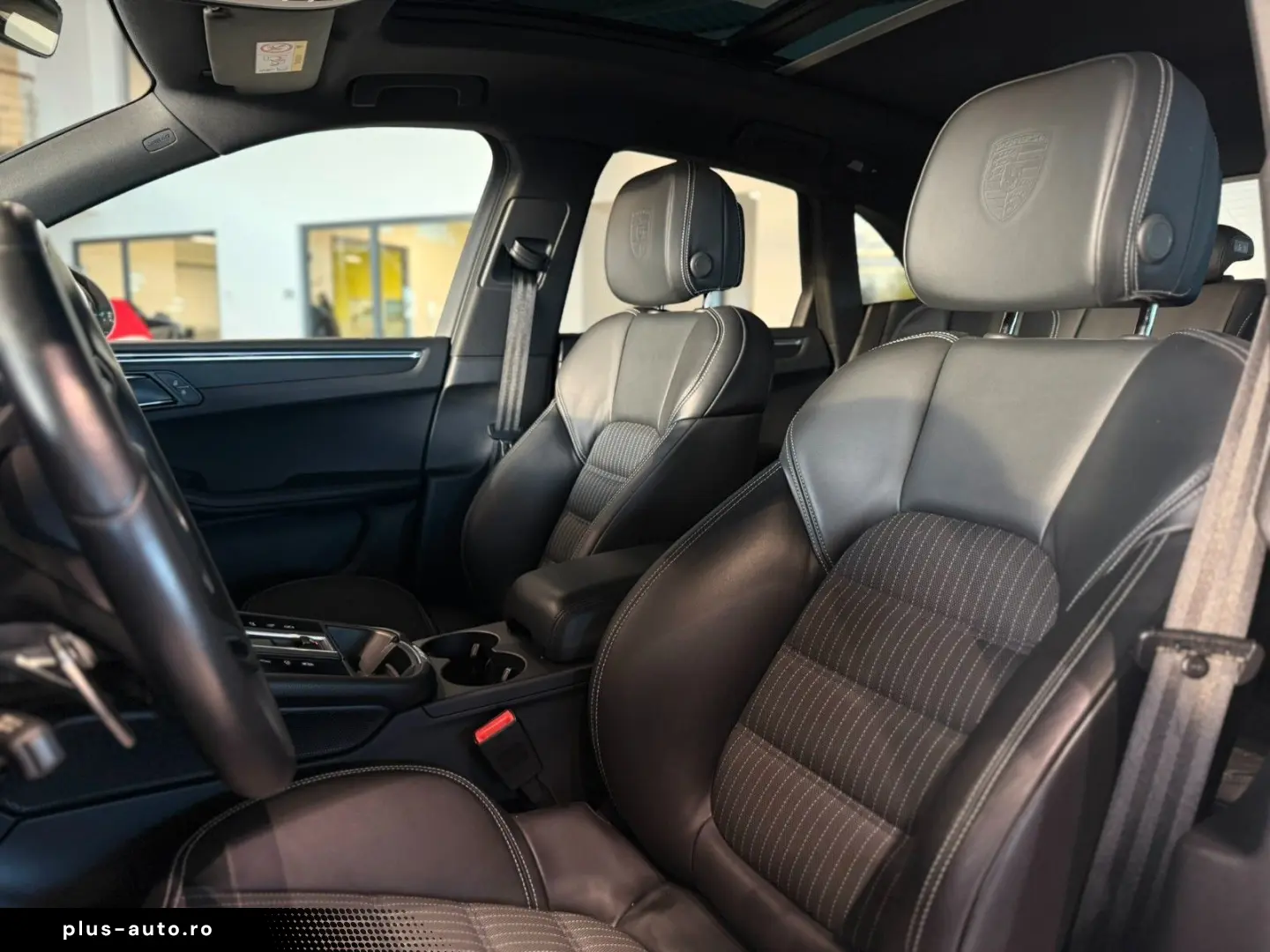 PORSCHE Macan T Alcantara 360