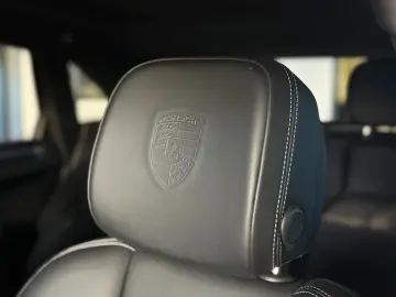 PORSCHE Macan T Alcantara 360