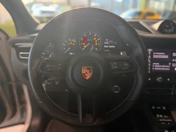 PORSCHE Macan T Alcantara 360