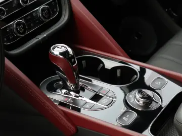 BENTLEY Bentayga V8 S  Mansory Komplettumbau