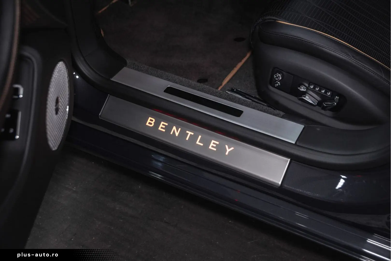 BENTLEY Flying Spur W12  NAIM Rotating Display