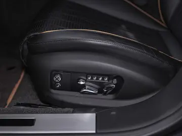 BENTLEY Flying Spur W12  NAIM Rotating Display