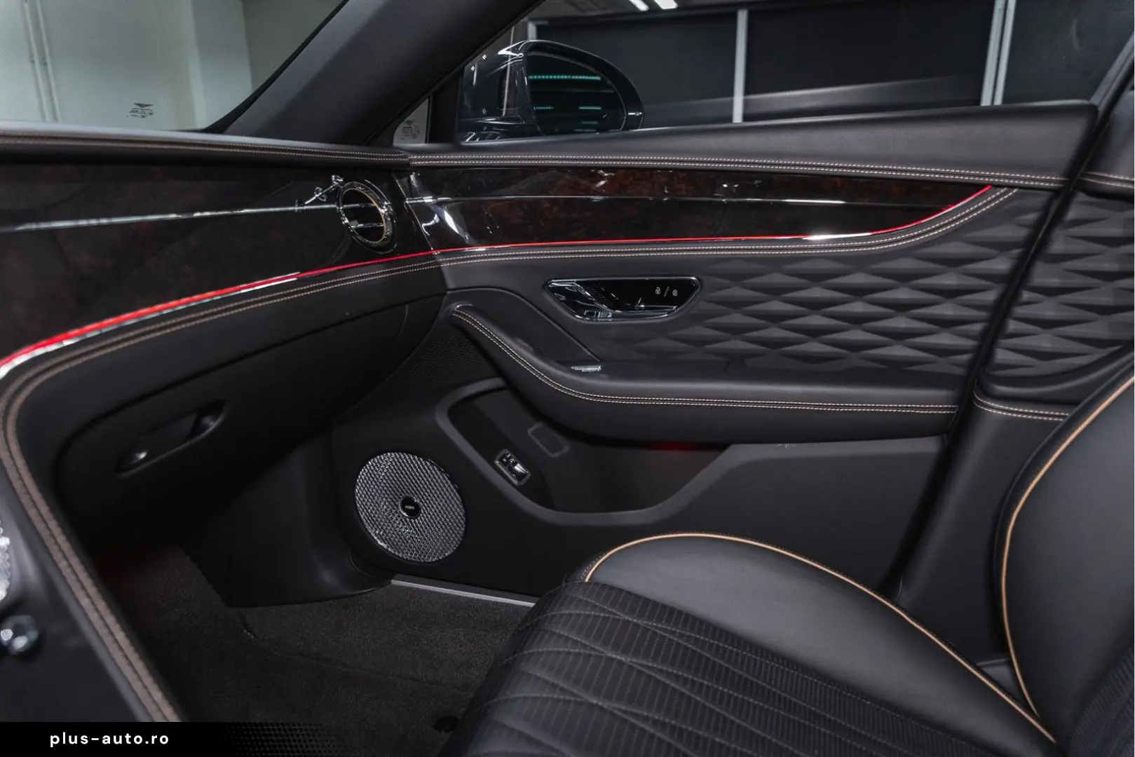 BENTLEY Flying Spur W12  NAIM Rotating Display