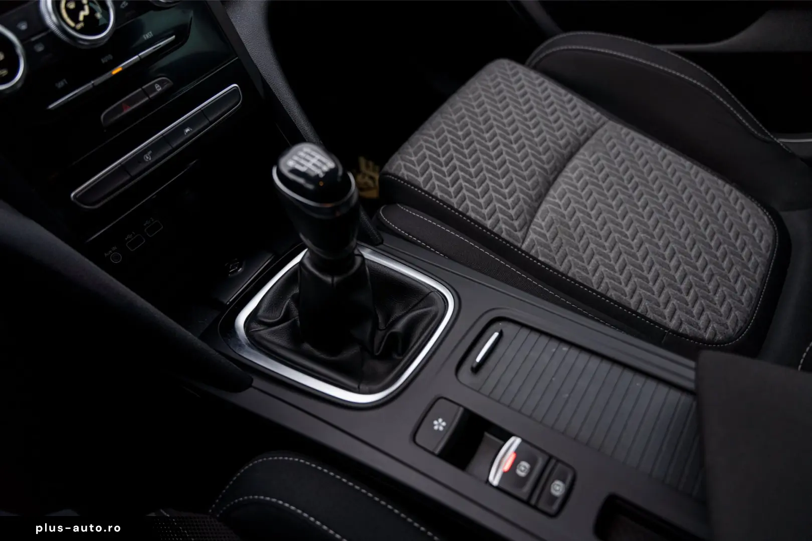 Renault Megane TCe 140 GPF LIMITED