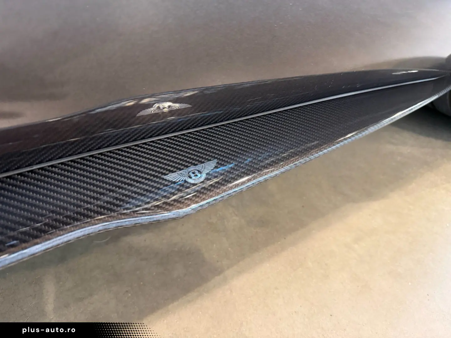 BENTLEY Continental GT V8 Mulliner Specification Carbon