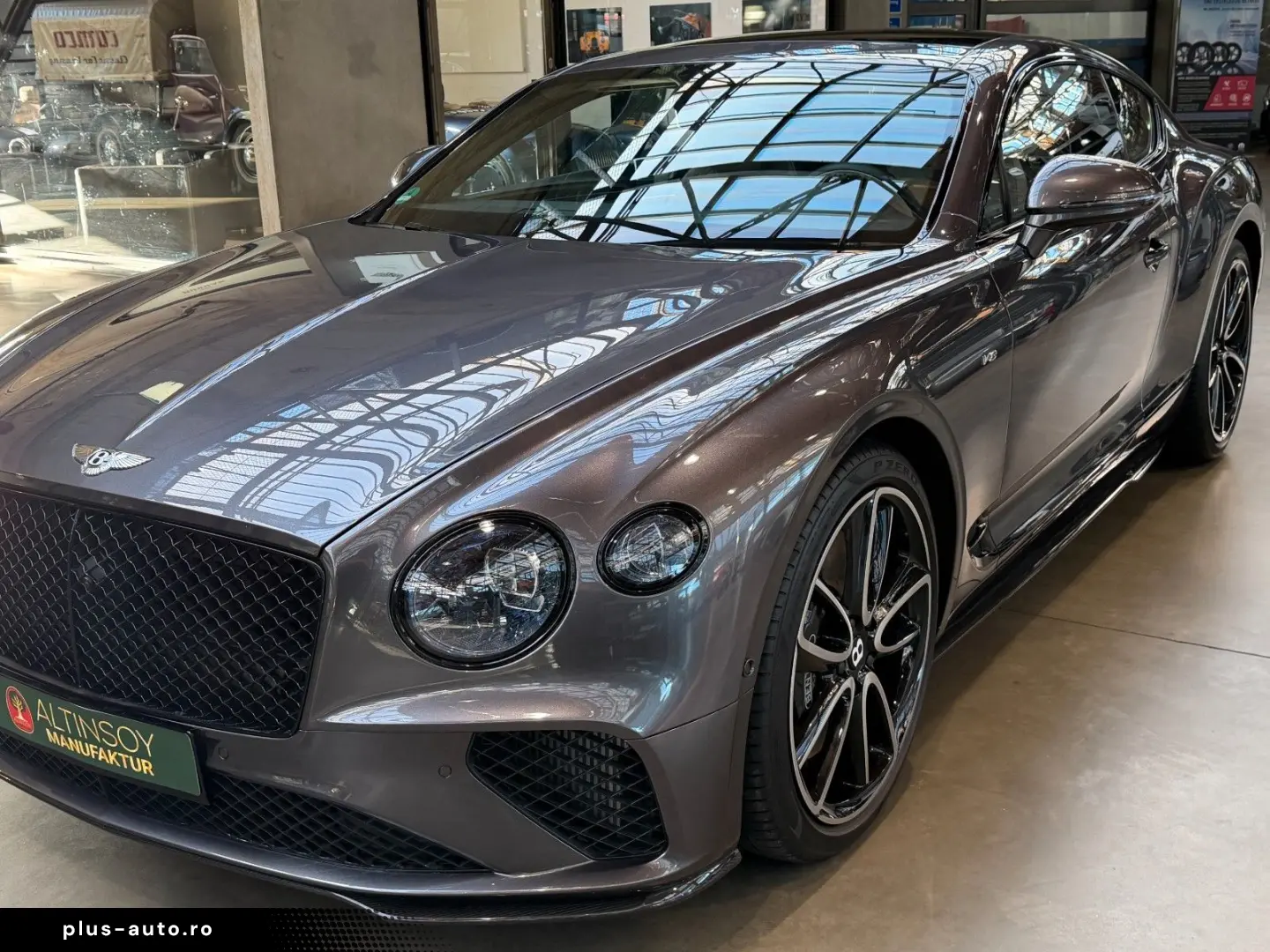 BENTLEY Continental GT V8 Mulliner Specification Carbon