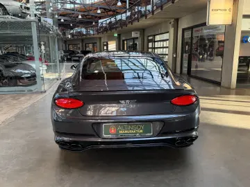 BENTLEY Continental GT V8 Mulliner Specification Carbon