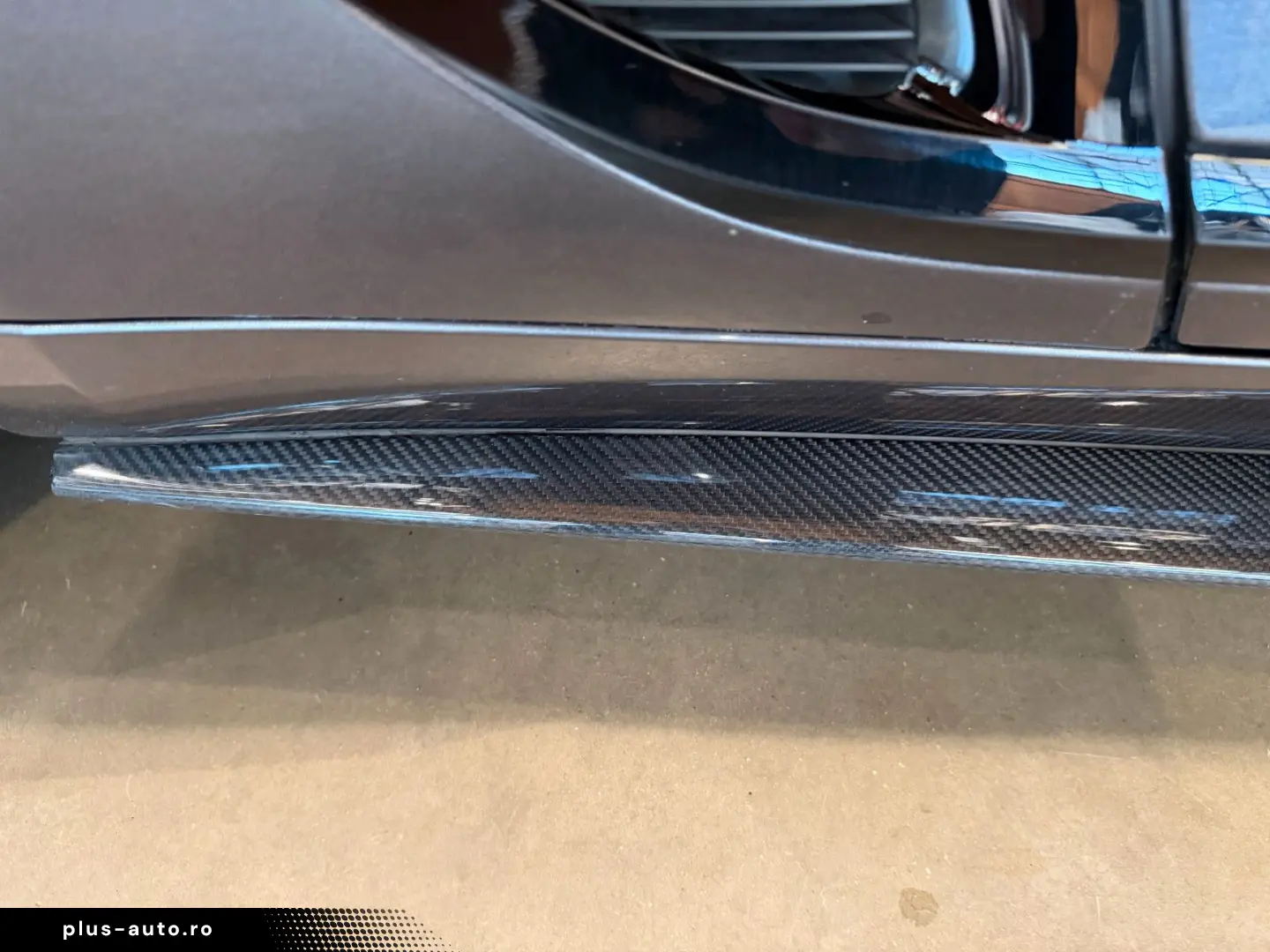 BENTLEY Continental GT V8 Mulliner Specification Carbon