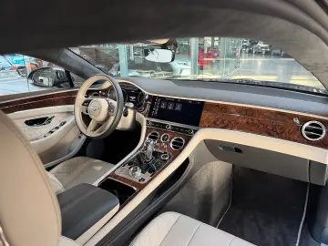 BENTLEY Continental GT V8 Mulliner Specification Carbon