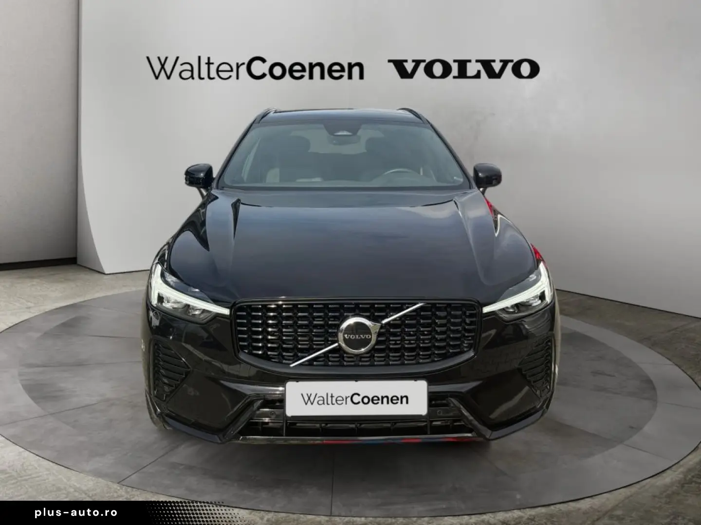 VOLVO XC60 B4 D Plus Dark Frontscheibenheizung AHK sem