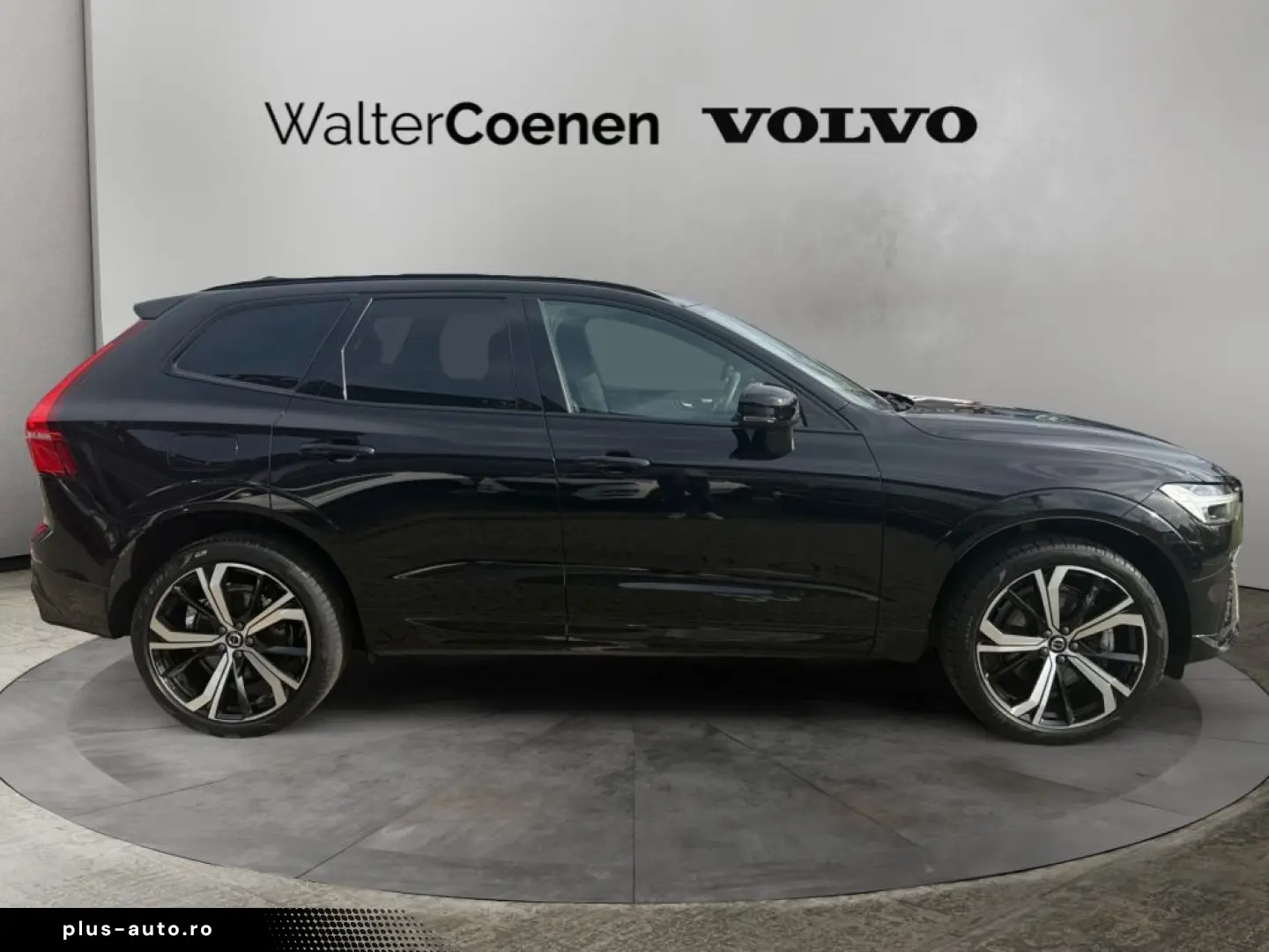 VOLVO XC60 B4 D Plus Dark Frontscheibenheizung AHK sem