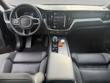 VOLVO XC60 B4 D Plus Dark Frontscheibenheizung AHK sem