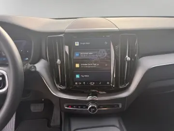 VOLVO XC60 B4 D Plus Dark Frontscheibenheizung AHK sem