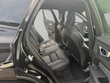 VOLVO XC60 B4 D Plus Dark Frontscheibenheizung AHK sem