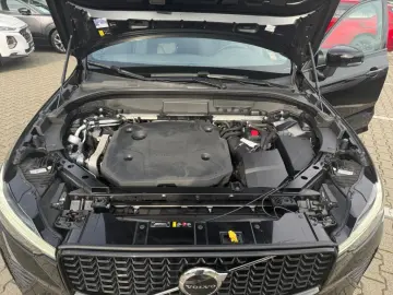 VOLVO XC60 B4 D Plus Dark Frontscheibenheizung AHK sem