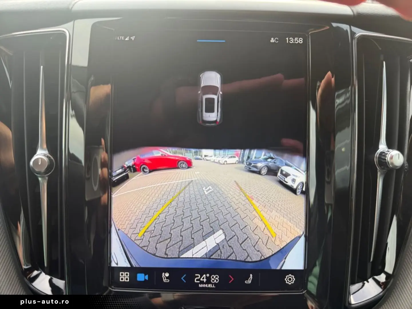 VOLVO XC60 B4 D Plus Dark Frontscheibenheizung AHK sem