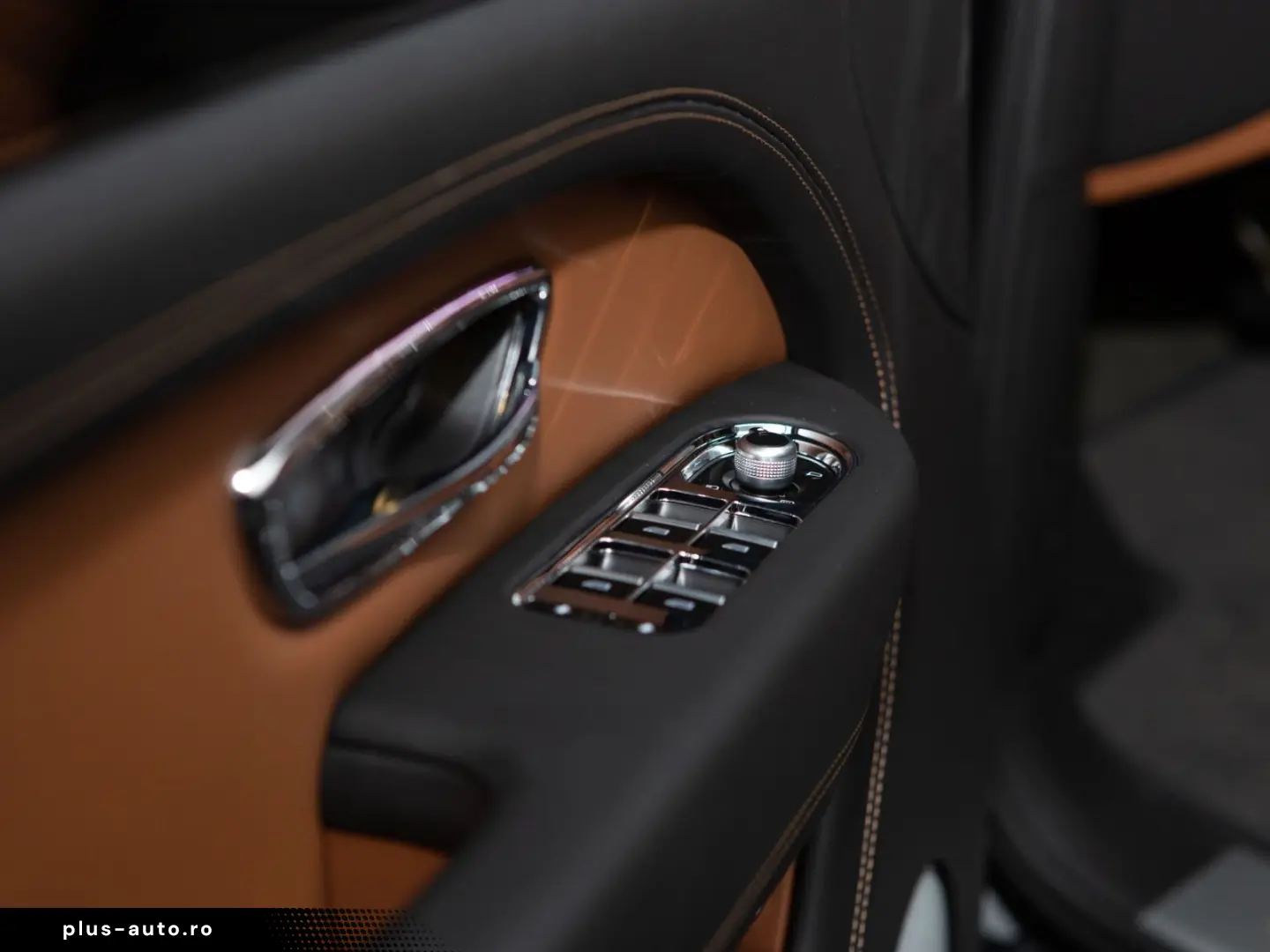 BENTLEY Bentayga 4.0 V8  Front Seat Comfort Mood Light