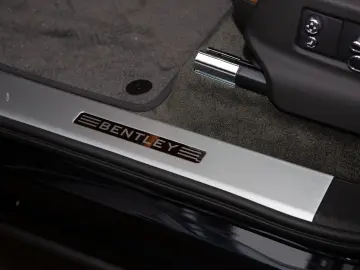 BENTLEY Bentayga 4.0 V8  Front Seat Comfort Mood Light