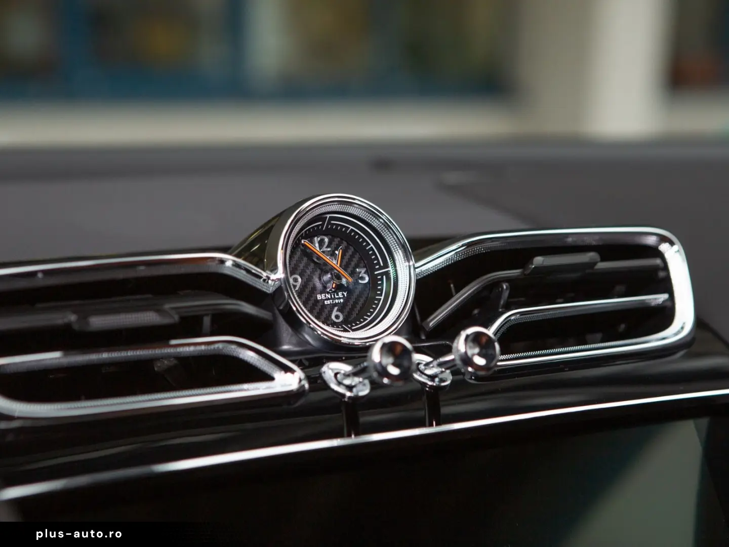 BENTLEY Bentayga 4.0 V8  Front Seat Comfort Mood Light