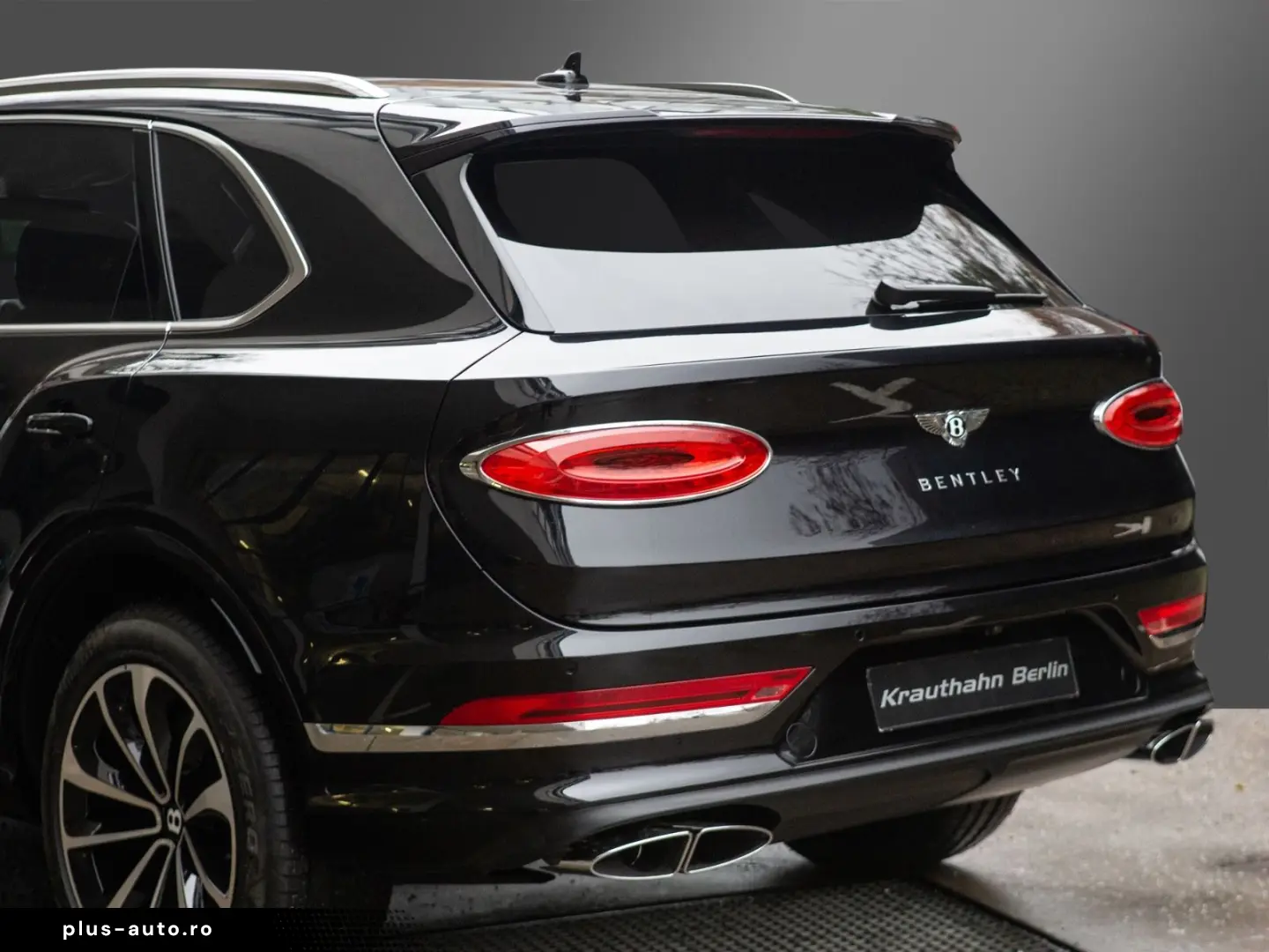 BENTLEY Bentayga 4.0 V8  Front Seat Comfort Mood Light