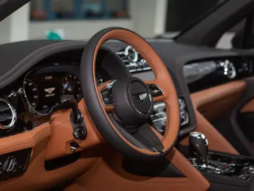 BENTLEY Bentayga 4.0 V8  Front Seat Comfort Mood Light