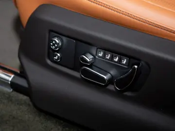 BENTLEY Bentayga 4.0 V8  Front Seat Comfort Mood Light