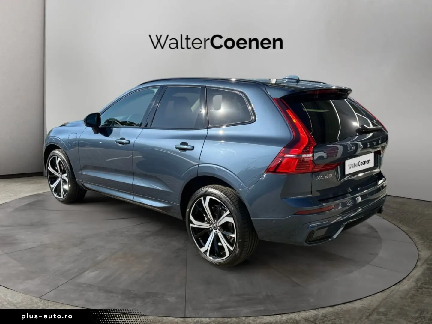 VOLVO XC60 T6 AWD Plug-in Hybrid Plus Dark 360  Busine