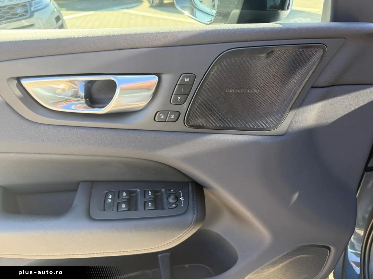 VOLVO XC60 T6 AWD Plug-in Hybrid Plus Dark 360  Busine