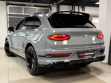 BENTLEY BENTAYGA V8 S CARBON NAIM MASSAGE PANO FULL!