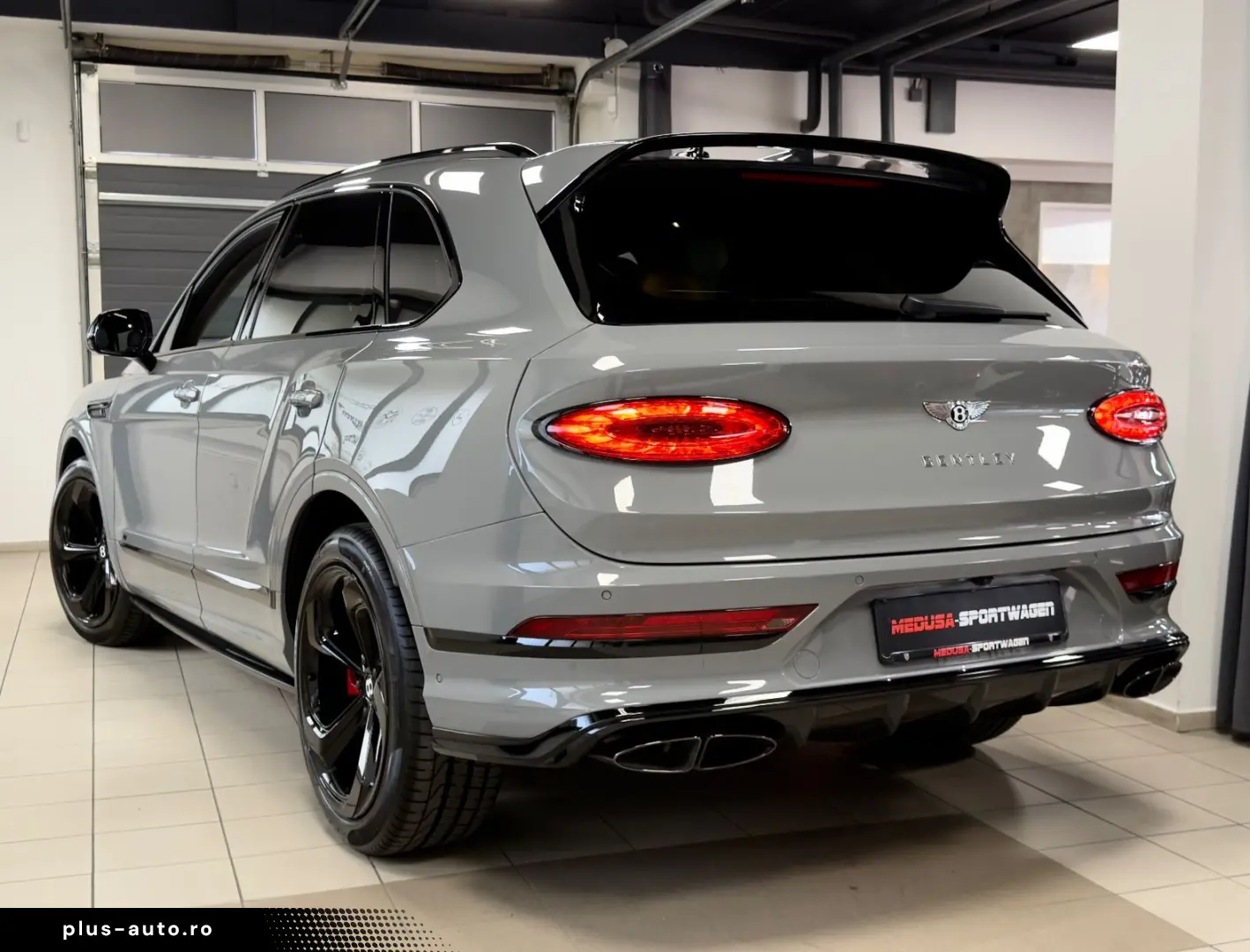 BENTLEY BENTAYGA V8 S CARBON NAIM MASSAGE PANO FULL!