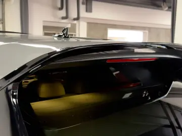 BENTLEY BENTAYGA V8 S CARBON NAIM MASSAGE PANO FULL!