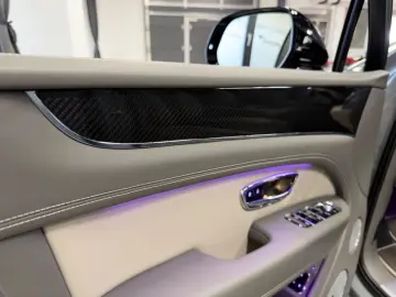 BENTLEY BENTAYGA V8 S CARBON NAIM MASSAGE PANO FULL!